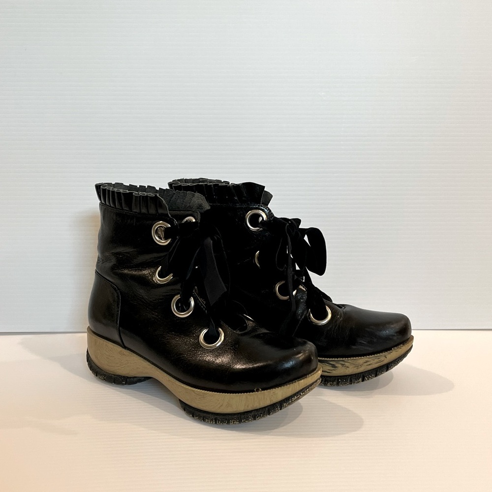 Antelope Lace Up Ruffle Boots 39